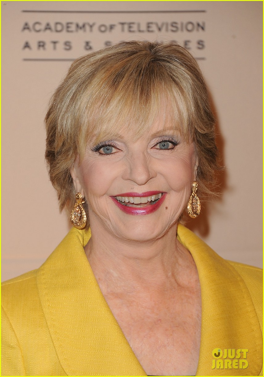 florence henderson dead at age 82 08