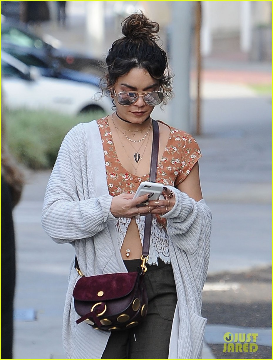 vanessa hudgens wants to know if youve voted 063804774