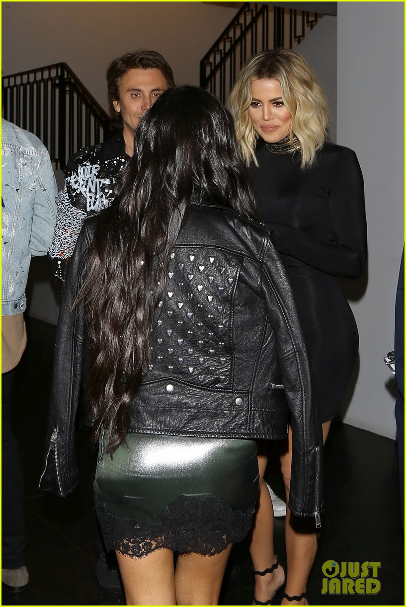 kendall jenner celebrates 21st birthday party with her family 14