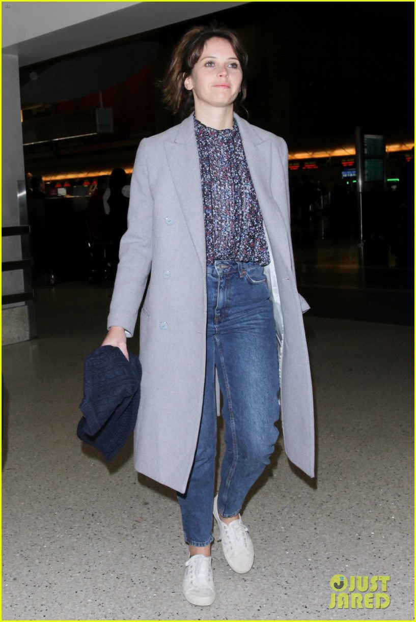 felicity jones arrives in style at lax airport 133809757