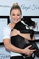 kaley cuoco stand up pits dog hollywood 05
