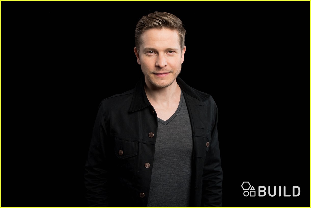matt czuchry knows rory baby father 023818672