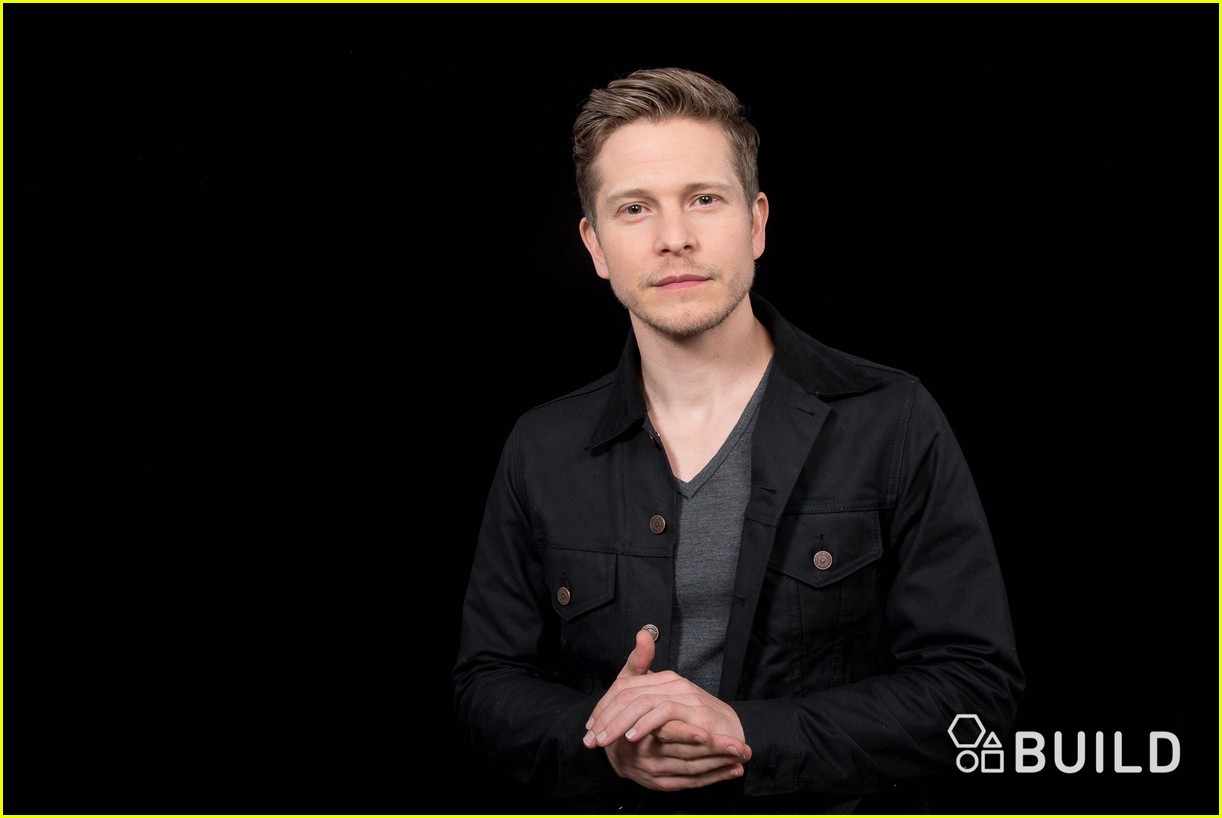matt czuchry knows rory baby father 073818677