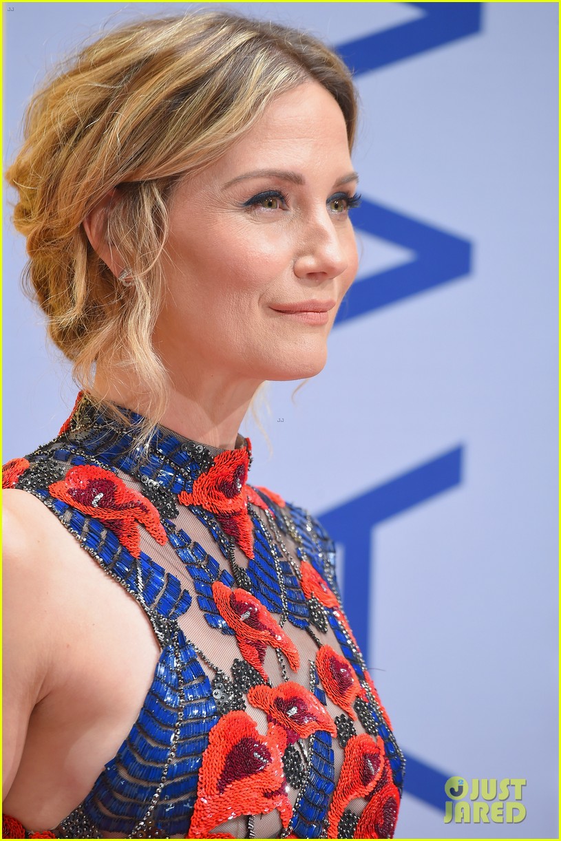 Martina McBride, Reba McEntire, & Jennifer Nettles Shine at CMA Awards