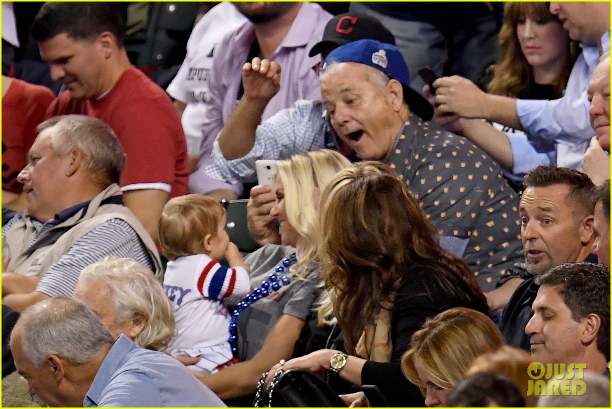 bill murray celebrates chicago cubs win 063800838