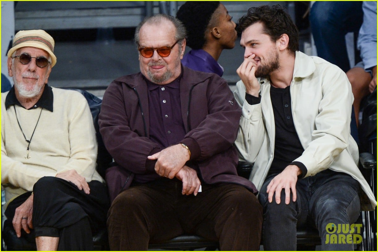 jack nicholson his son ray share a laugh at lakers game 023815700