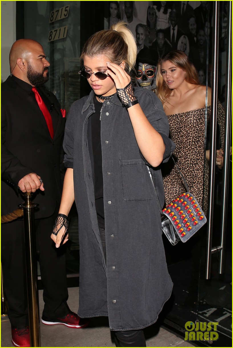 sofia richie goes goth for halloween party 153799675