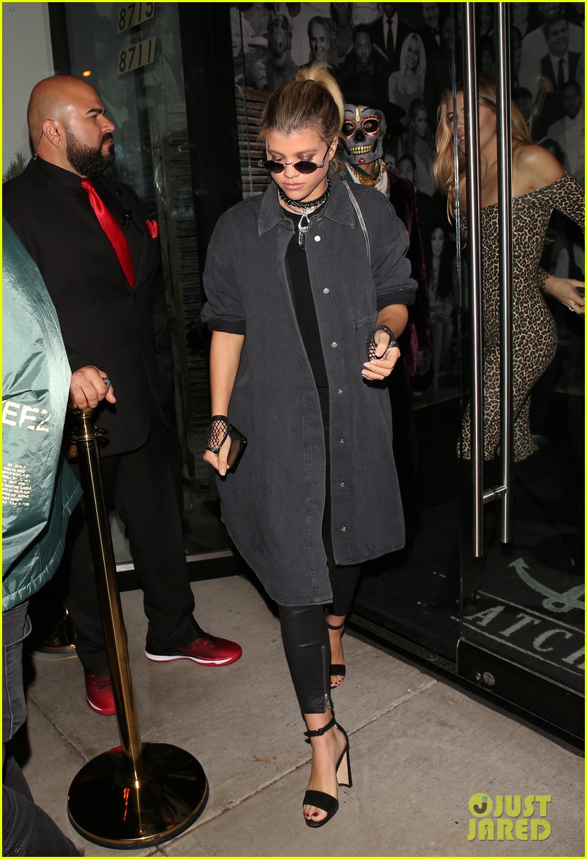 sofia richie goes goth for halloween party 173799677