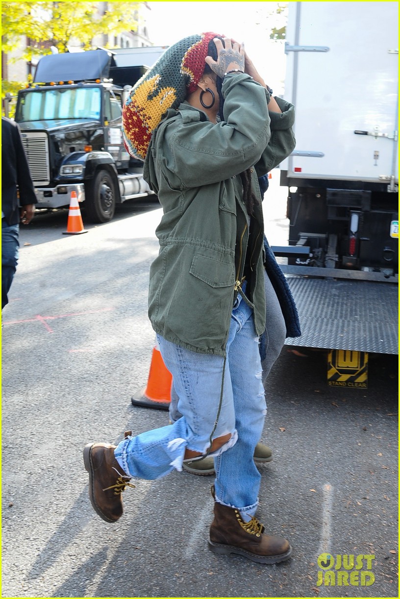 rihanna returns to the set of oceans eight 15