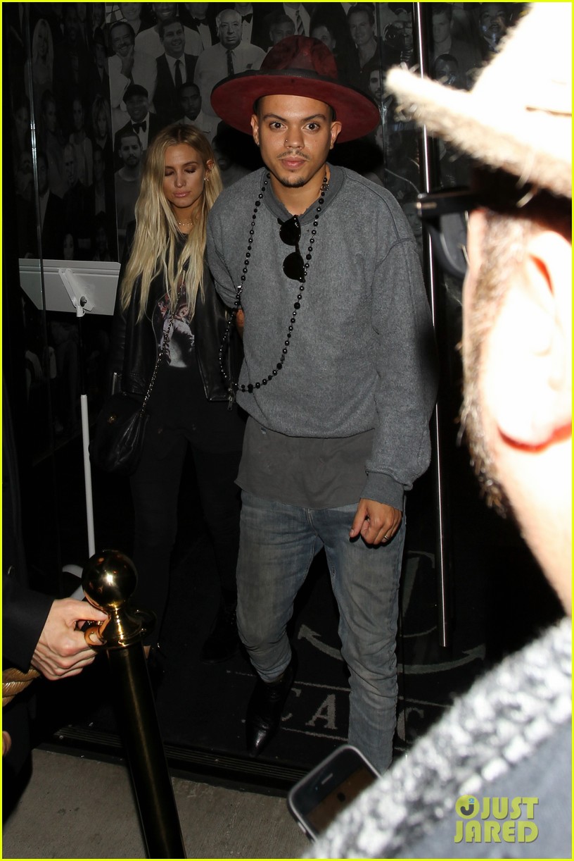 jessica ashlee simpson go on date nights with their guys 19