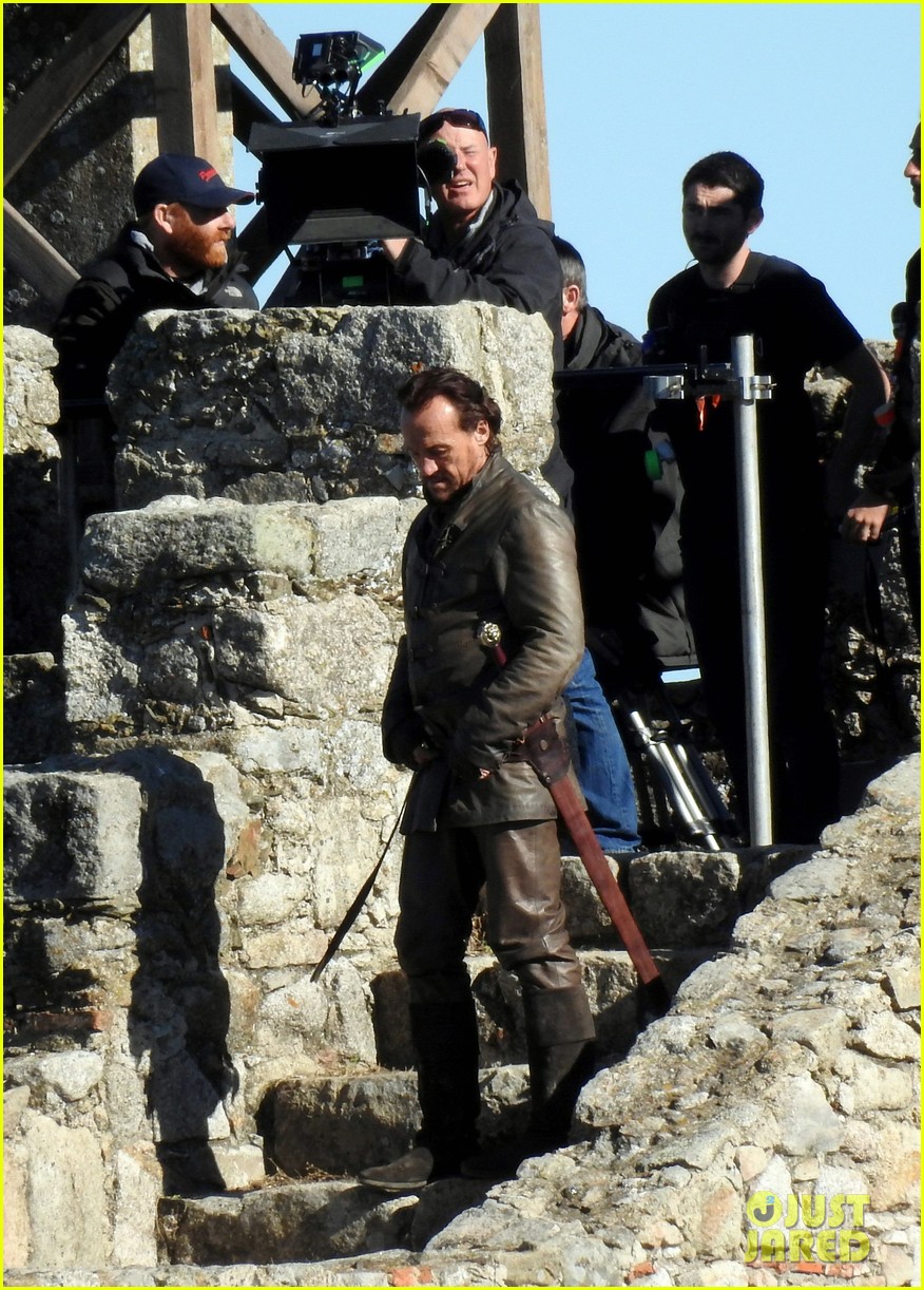 nikolaj coster waldau and jerome flynn continue game of thrones filming in spain 183813589