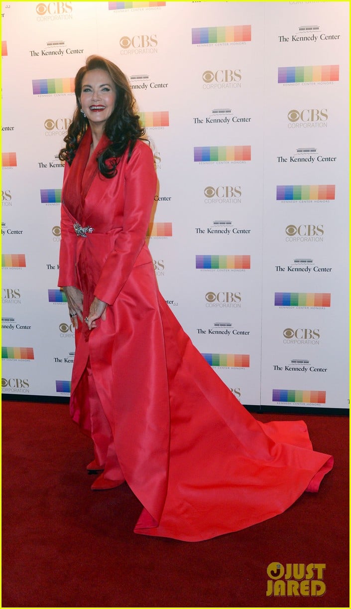 lily aldridge kings of leon rock red carpet at 2016 kennedy center honors 19