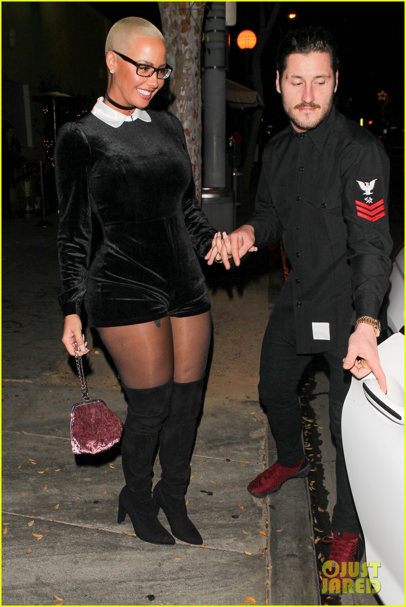 amber rose val chmerkovksiy hold hands on date night 233825191