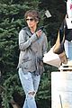 halle berry debuts her shorter hairdo while christmas tree shopping 01