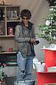 halle berry debuts her shorter hairdo while christmas tree shopping 13