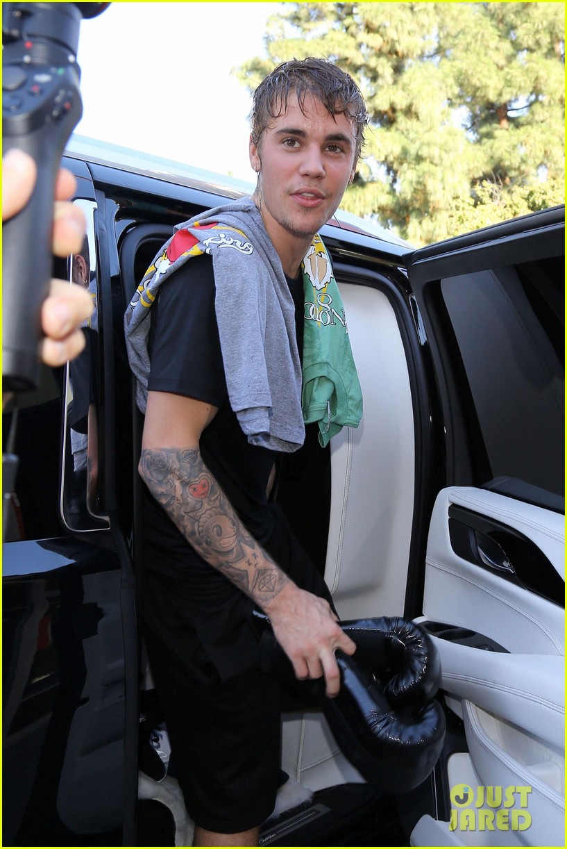 justin bieber drenched with sweat after boxing session 043820374