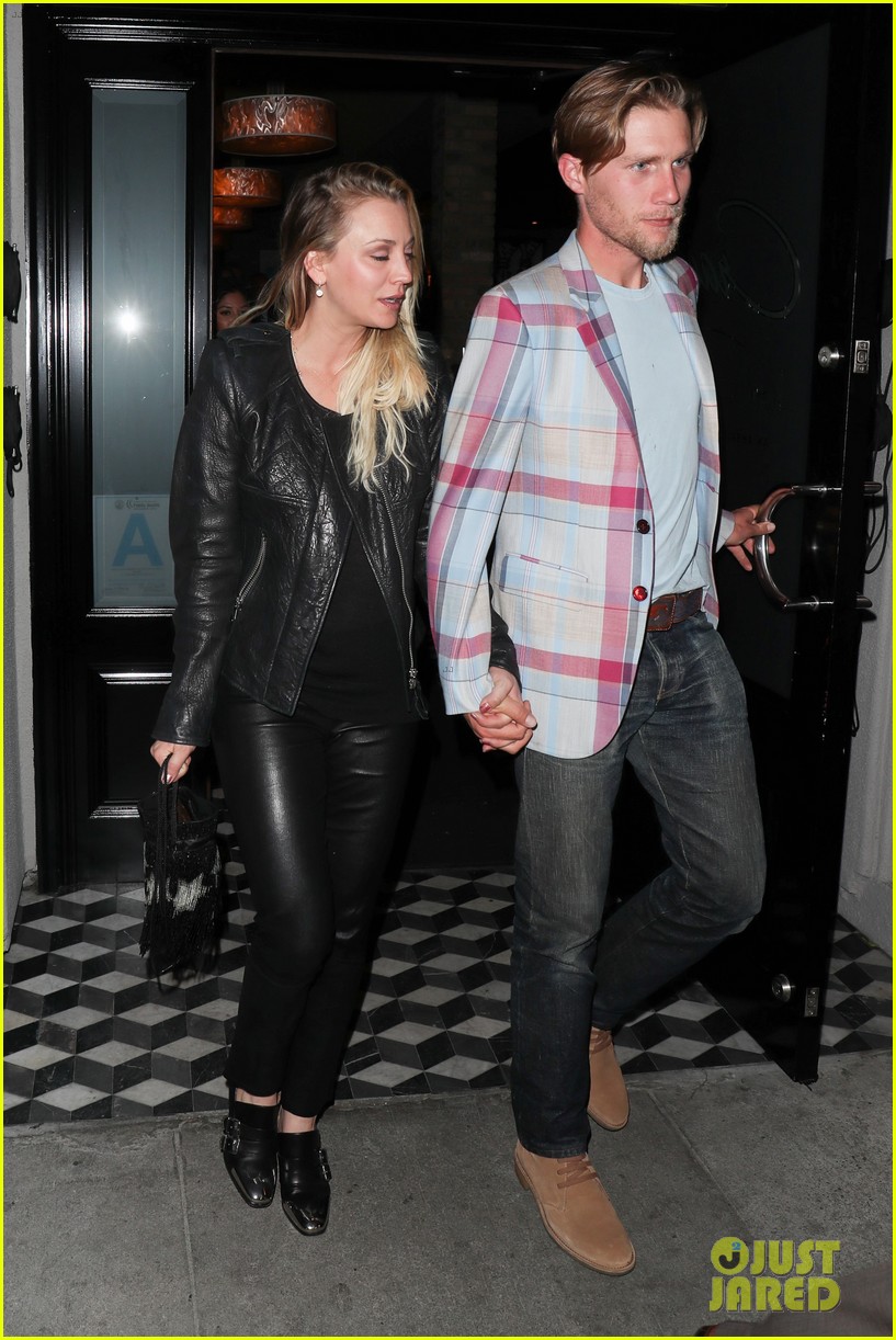 kaley cuoco rings in her031st0birthday with boyfriend karl cook 083819360