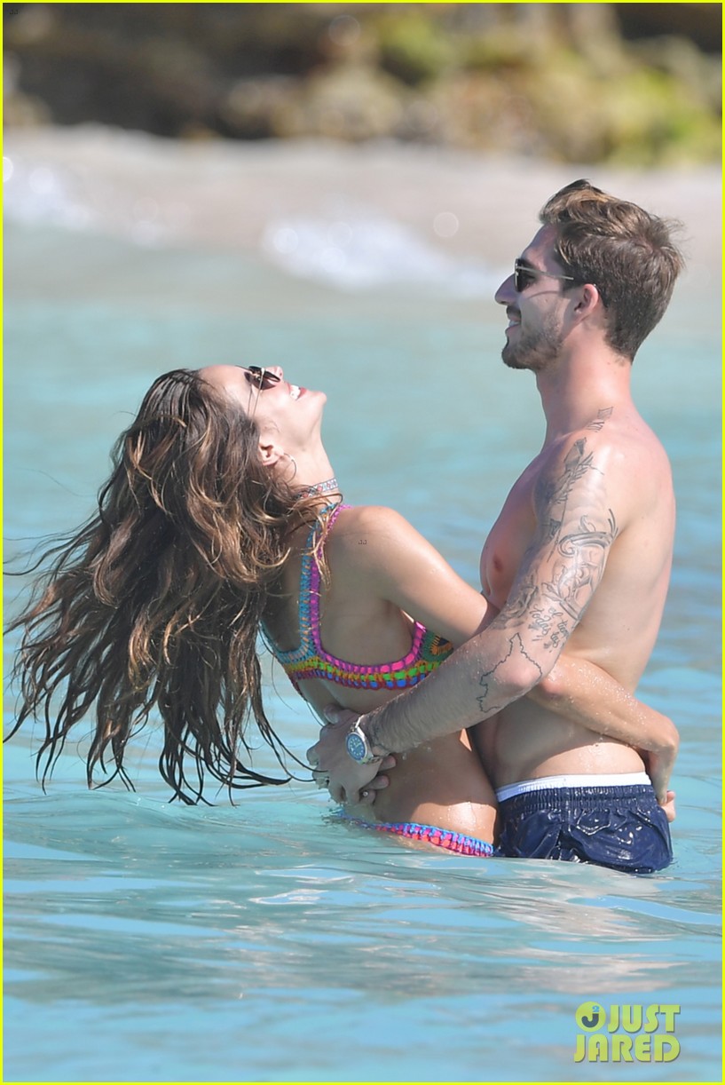 izabel goulart soccer player beau kevin trapp are picture perfect 04