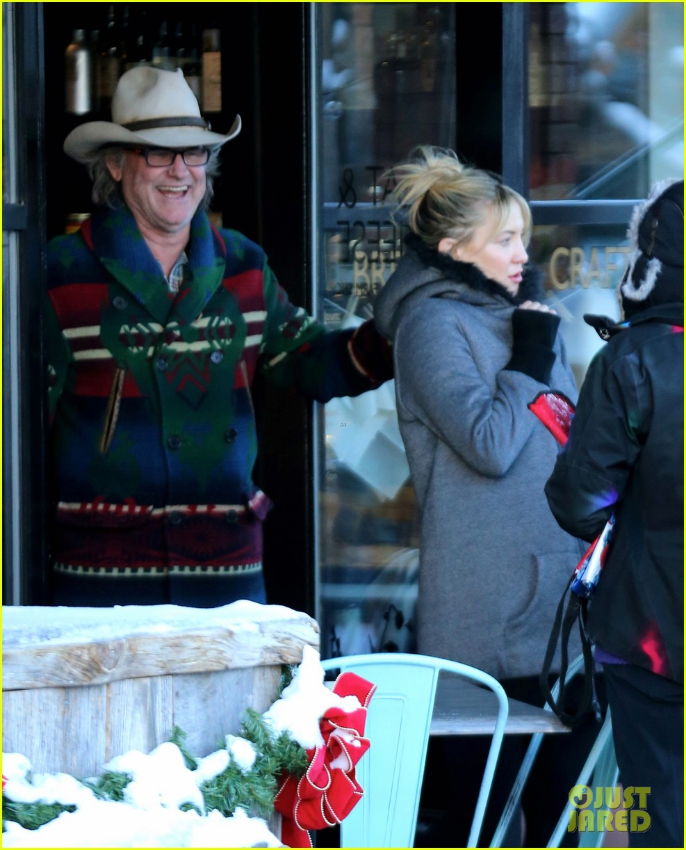 kate hudson her family are in aspen for the holidays 073831340
