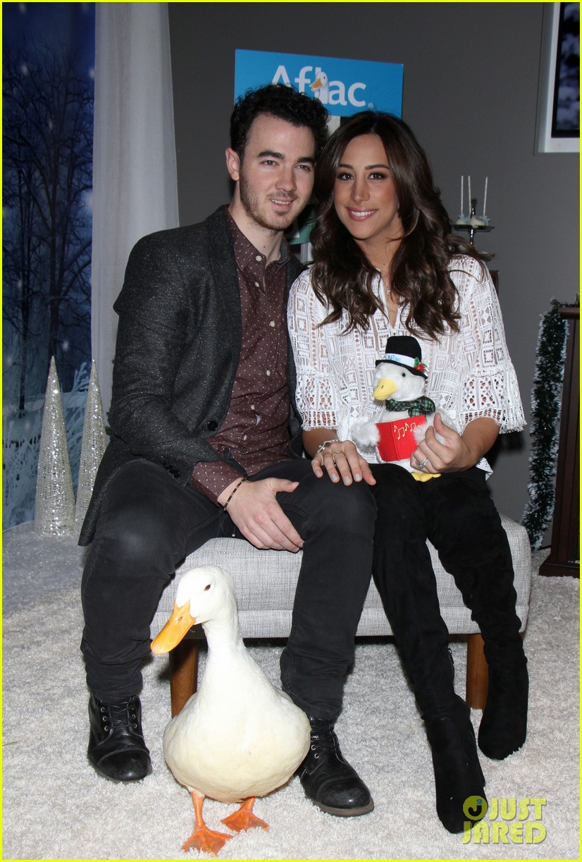 Kevin & Danielle Jonas Celebrate Their Seven Year Anniversary! Photo