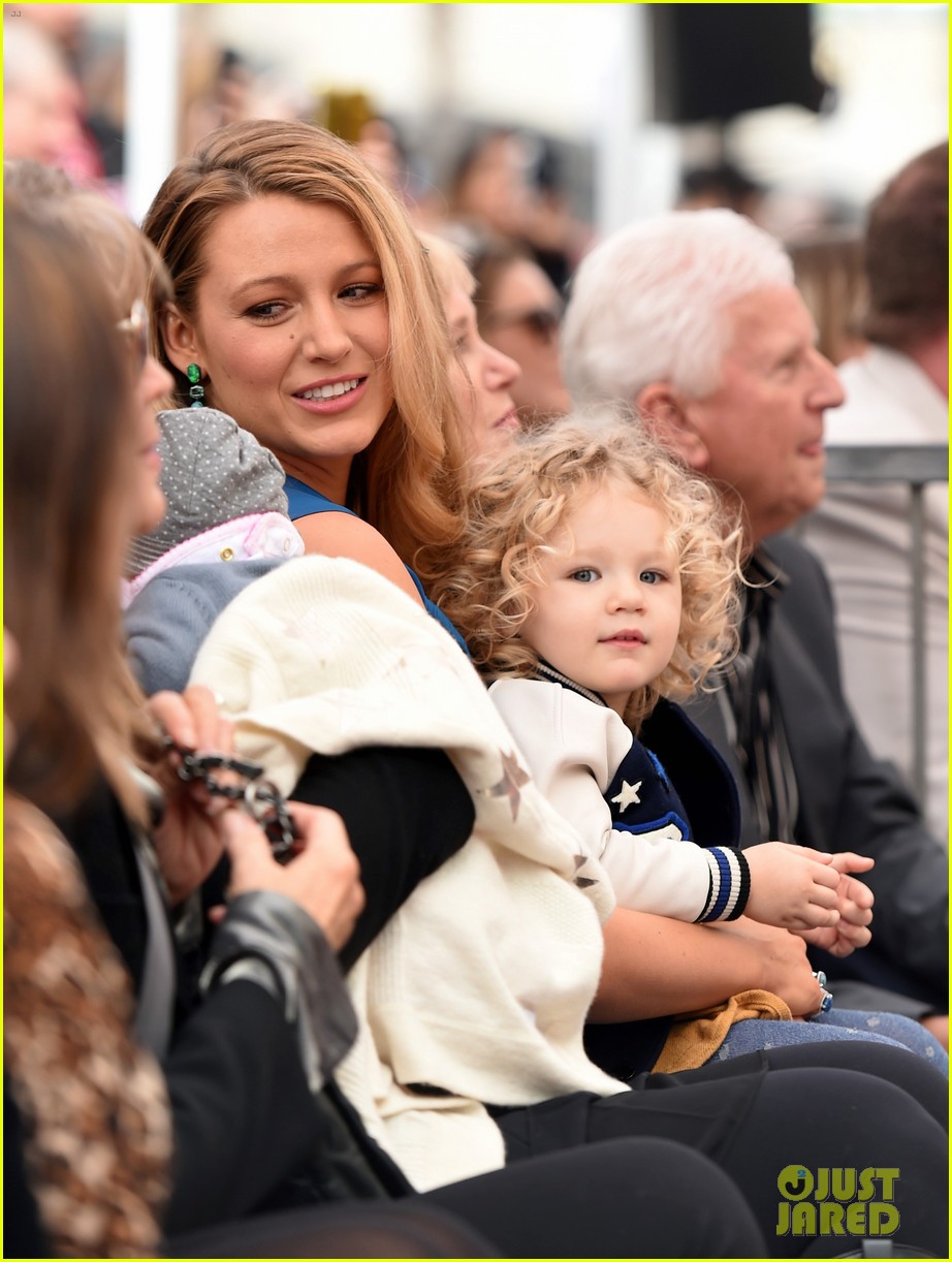 Blake Lively Shares Sweet Note for Ryan Reynolds After Walk of Fame(02)