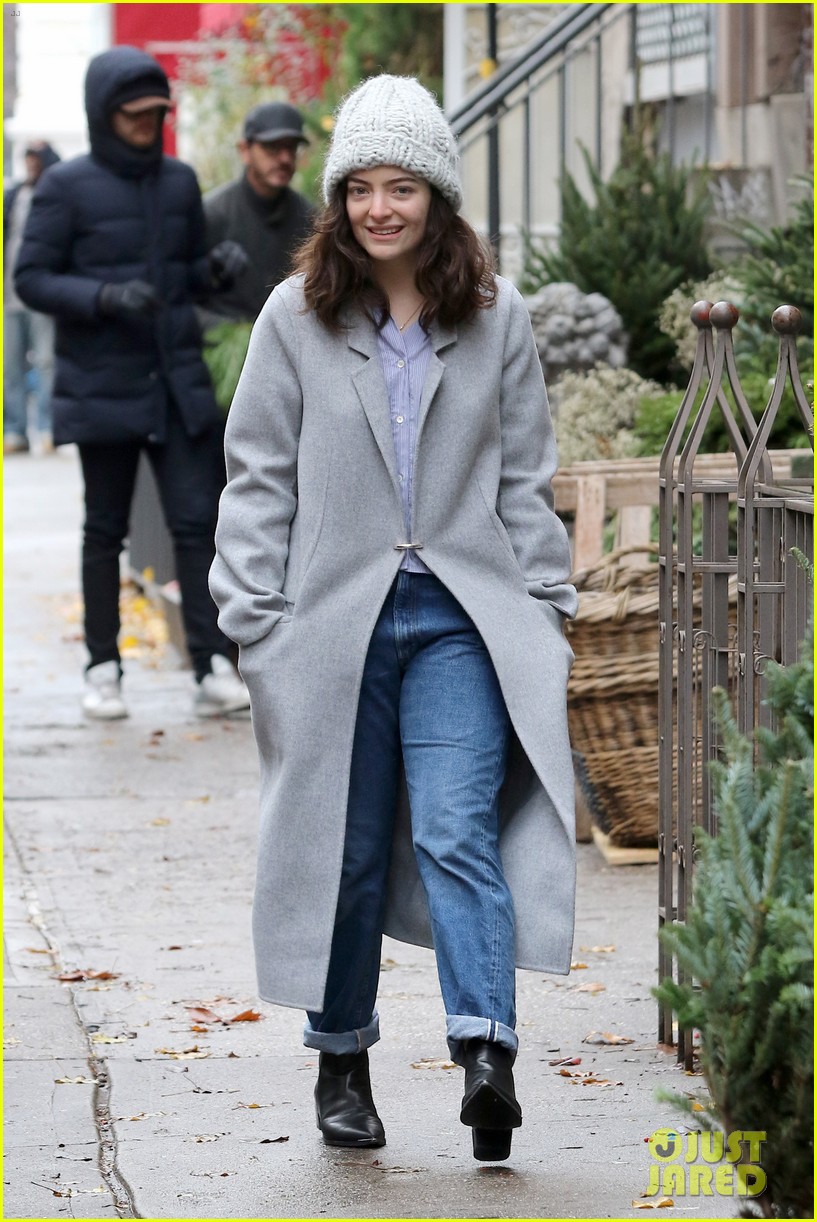 Lorde Continues Working on Her Album in NYC!: Photo 3823251 | Photos