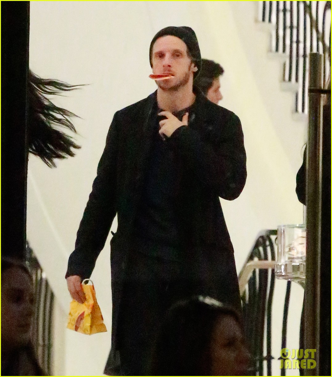 kate mara jamie bell step out separately over the weekend 03