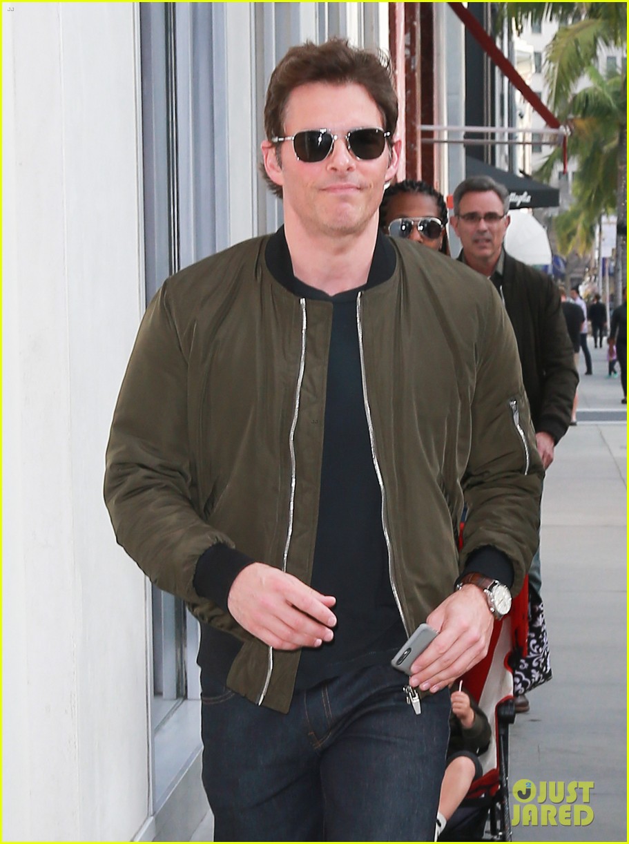 james marsden goes holiday shopping with girlfriend edei 043827744