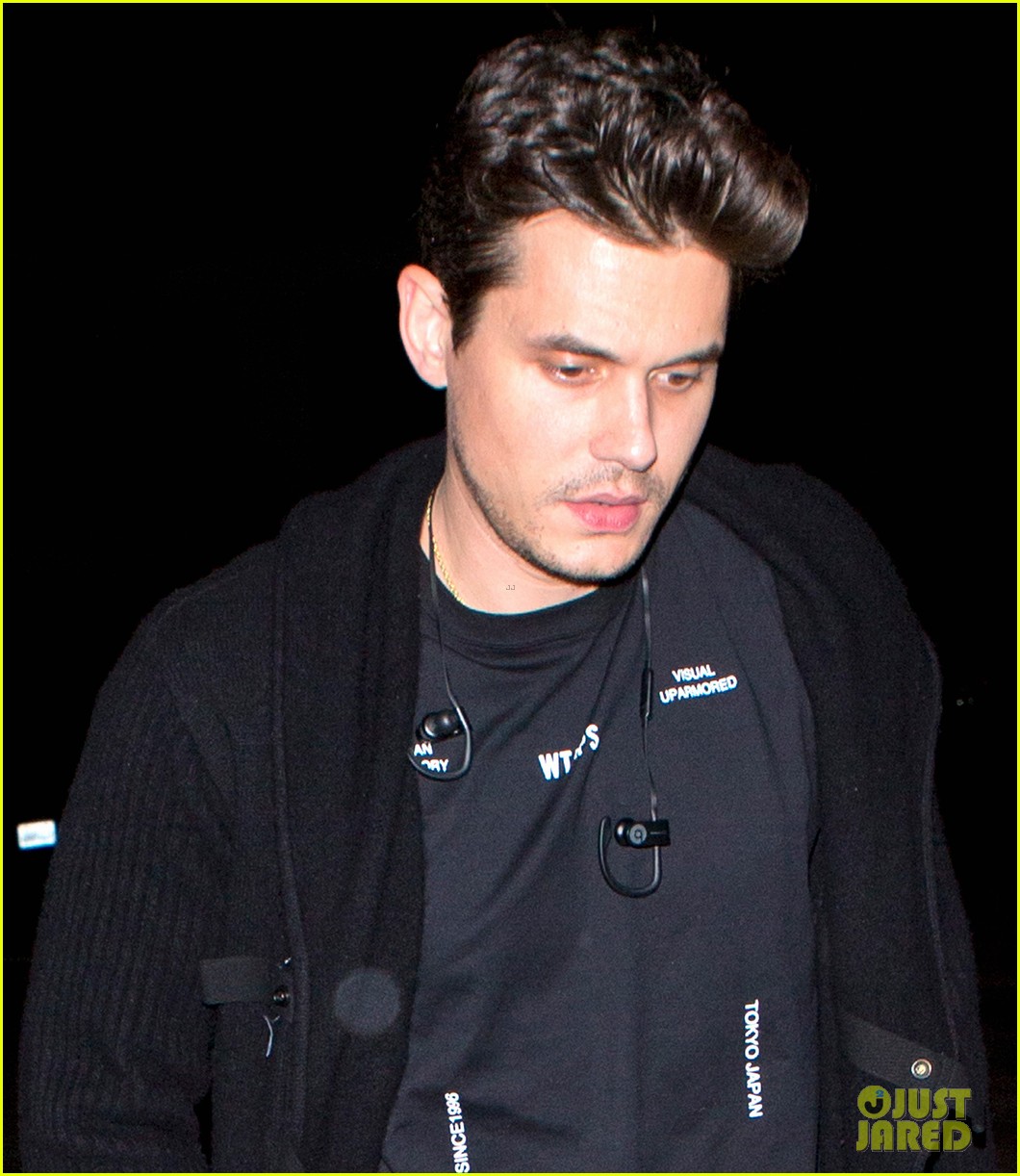 john mayer doesnt consider himself as a it celebrity anymore 043831627