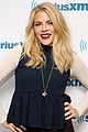 busy philipps finds it hard to resist shake shack too 01