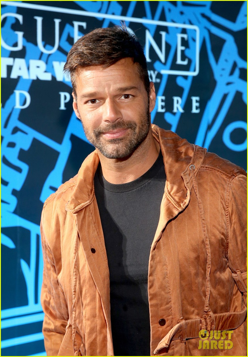ricky martin jwan sons rogue one premiere 033825584
