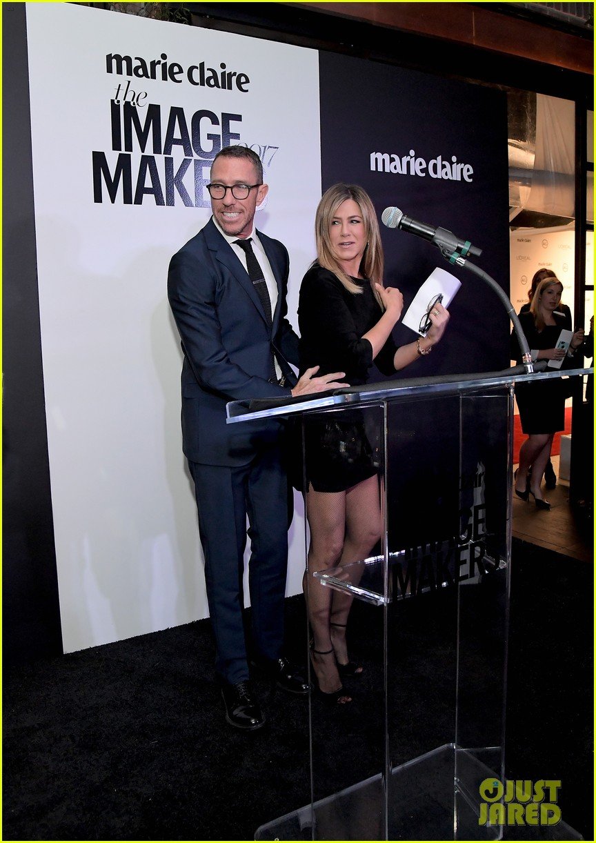 jennifer aniston honors hairstylist chris mcmillan at marie claires image maker awards 03
