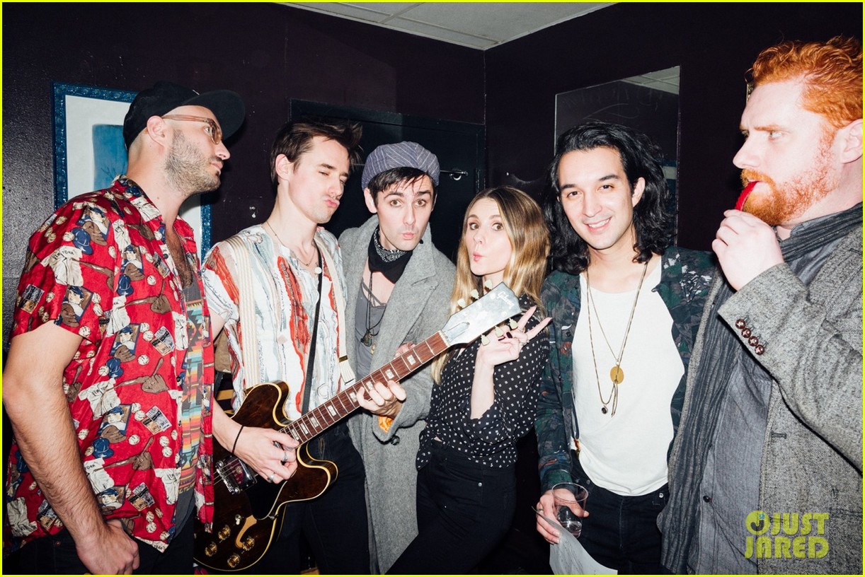 zane carney gets support from siblings at el rey show 05.