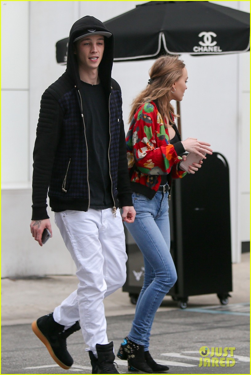 lily rose depp spends the afternoon with boyfriend ash 153836134