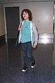 natalia dyer and charlie heaton catch flight out of lax after winning big at sag awards 08