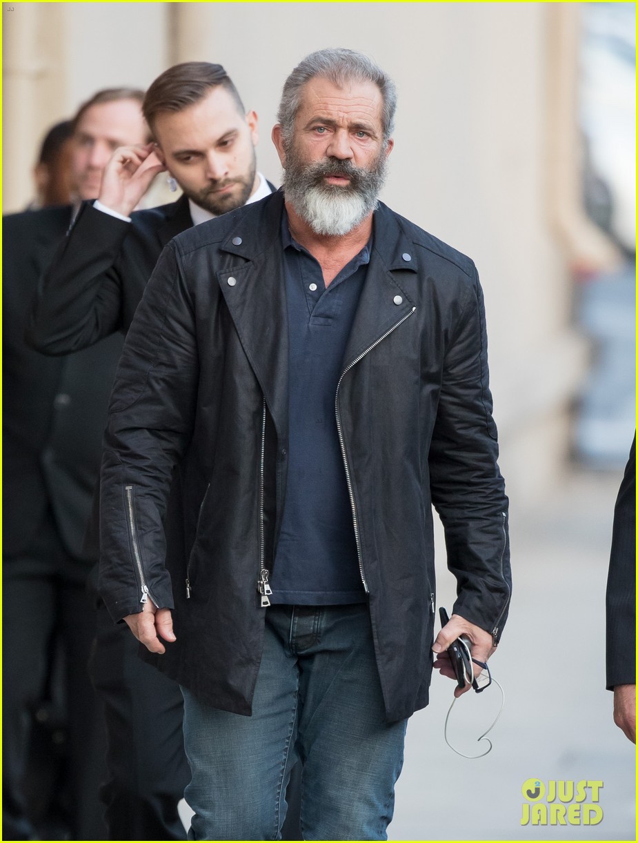 mel gibson gets his beard shaved off on jimmy kimmel live 07