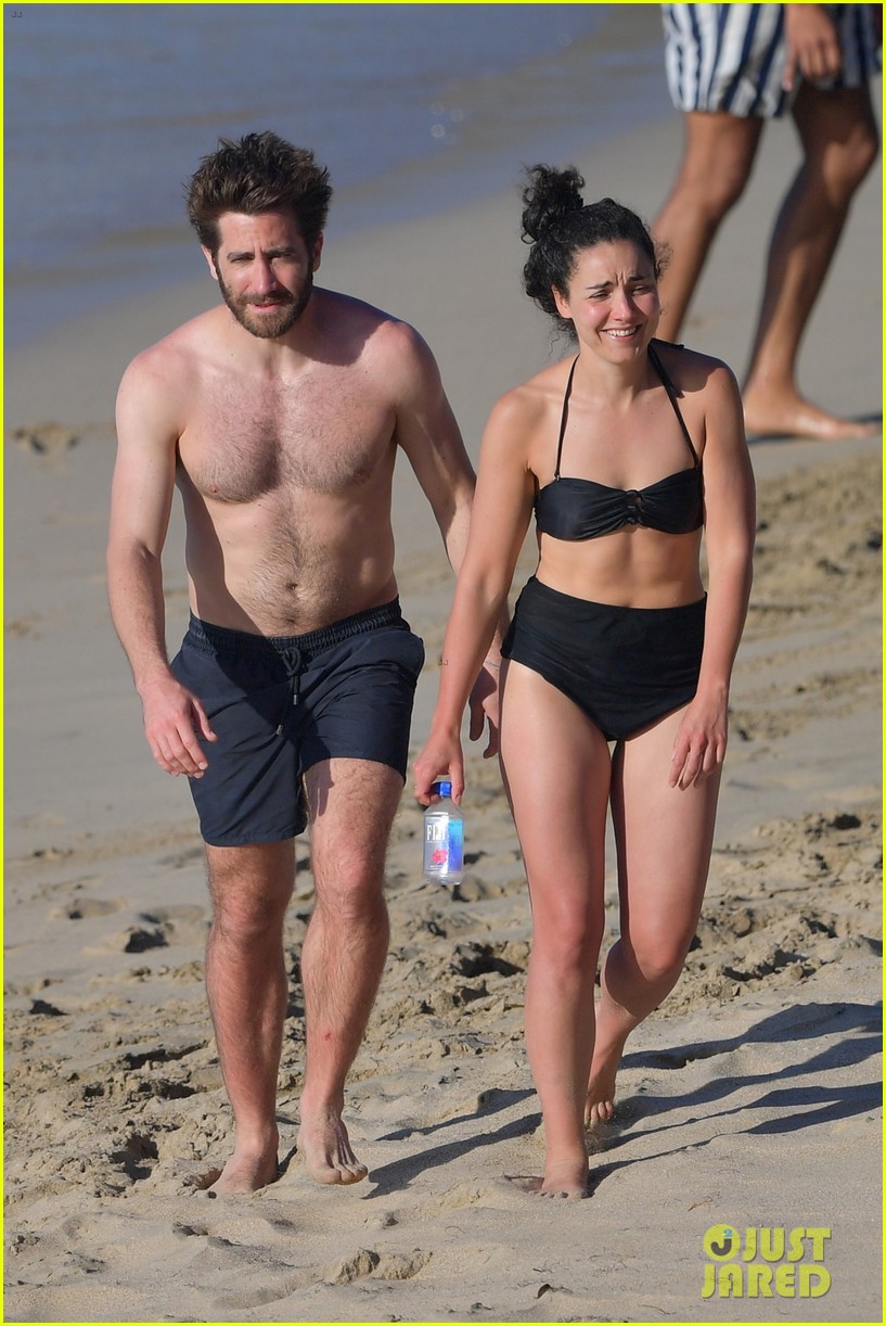 jake gyllenhaal goes shirtless on the beach 083835348