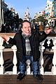 tom hardy buddys up with mickey mouse at disneyland paris season of the force 23