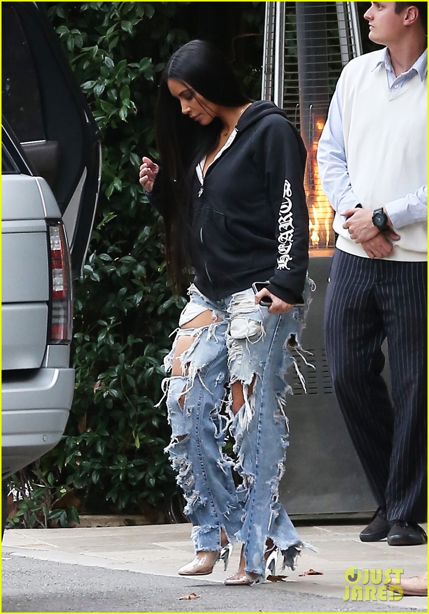 kim kardashian long hair ripped jeans bel air 15