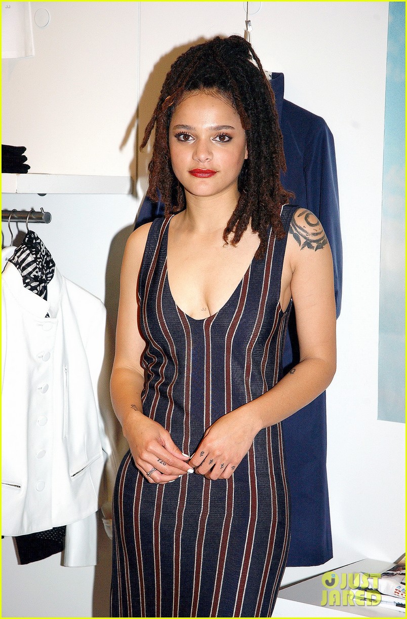 sasha lane dropped out of college to shoot american honey 083840540