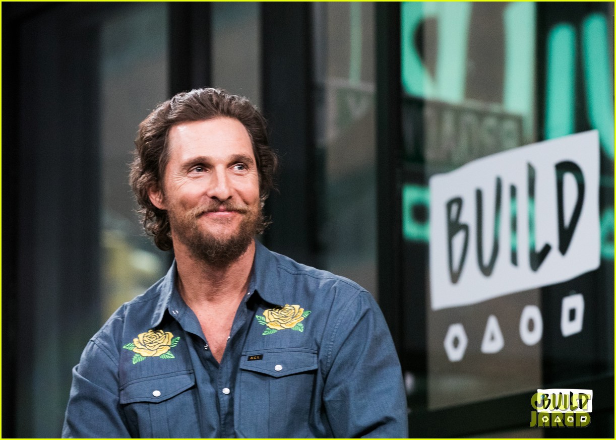 matthew mcconaughey praises wife camila alves for support during gold filming 023843929