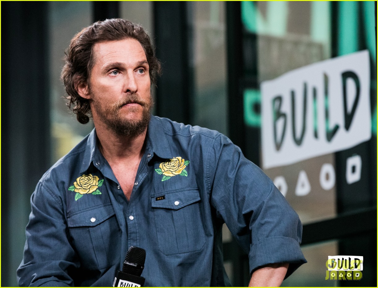 matthew mcconaughey praises wife camila alves for support during gold filming 223843949