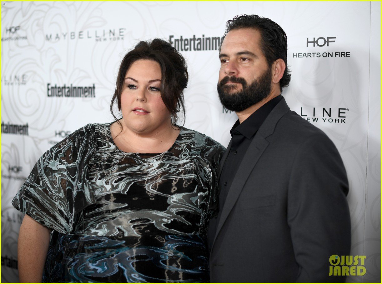 This Is Us' Chrissy Metz & Boyfriend Josh Stancil Make Their Red Carpet(01)