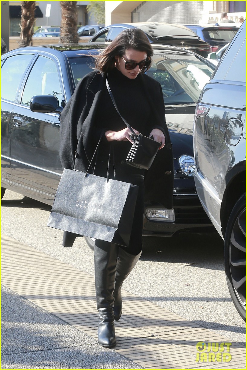 emma roberts lea michele shop together two days in a row 29