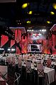 sag awards 2017 look inside with behind the scenes pics 03