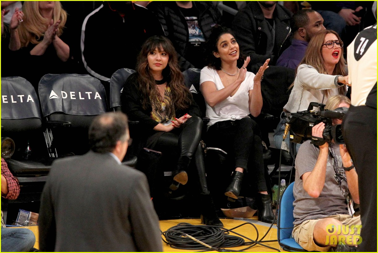 ashley tisdale vanessa hudgens bff lakers date 043843213