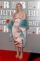 dua lipa emile sande 2017 brit awards 05