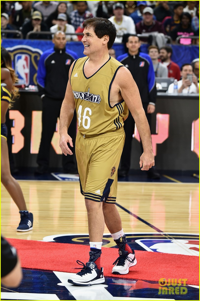 ansel elgort anthony mackie face off in nba celebrity all star game 053862196