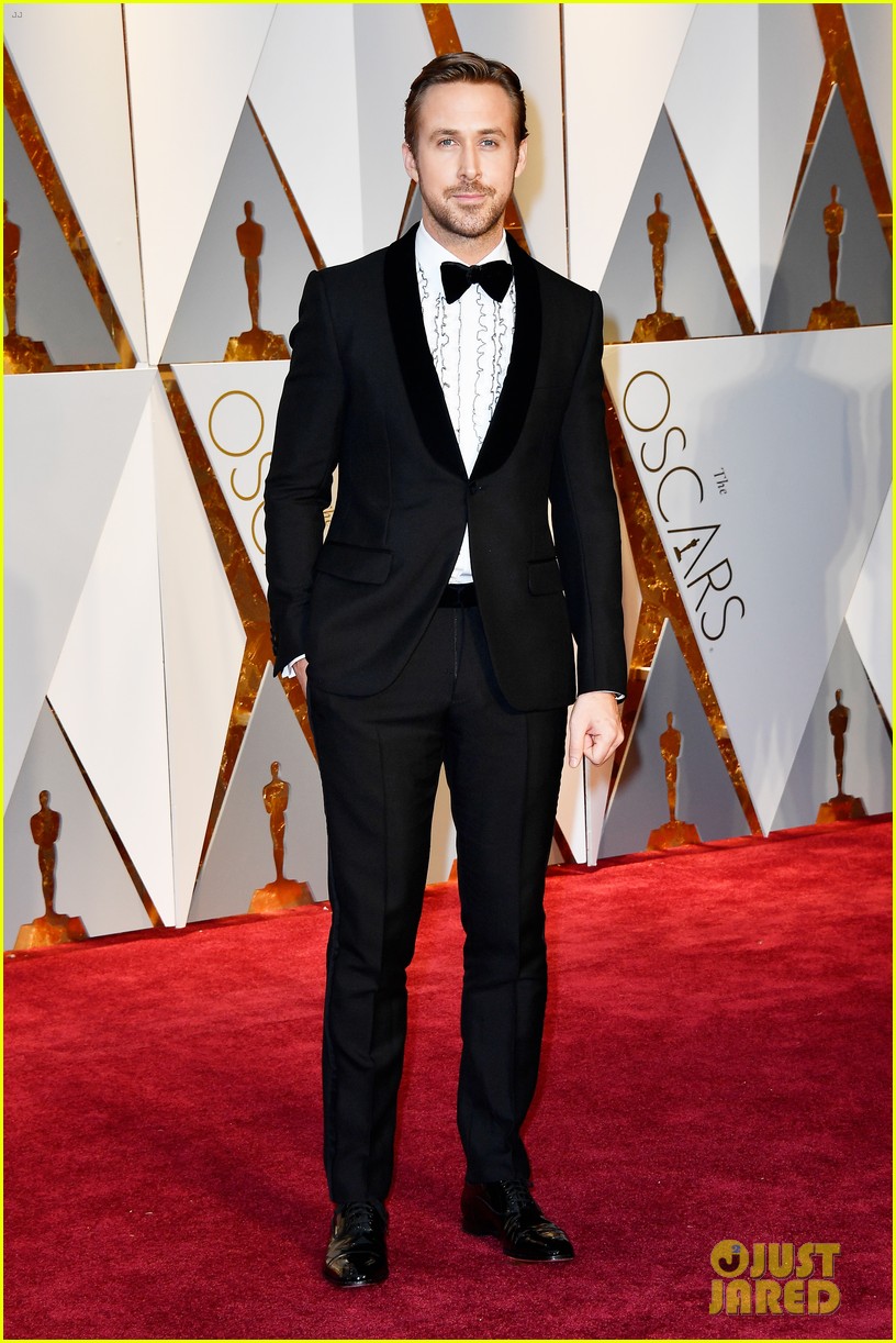 Ryan Gosling's Oscars 2017 Date is His Sister Mandi! Photo 3867012