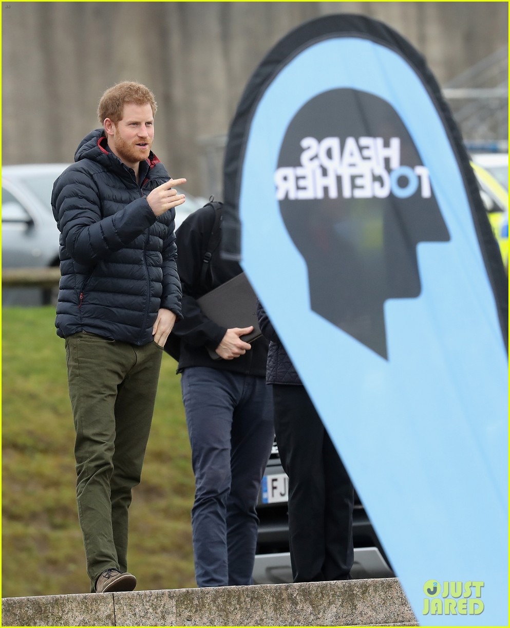 Prince Harry Cheers On Heads Together Team In Training! Photo 3863308(02)